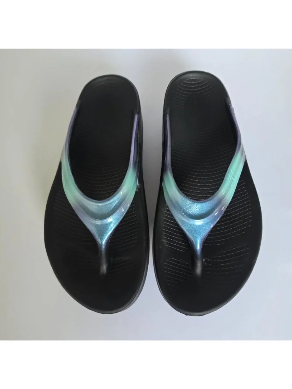 OOFOS OOlala Luxe Iridescent Blue Black Recovery Flip Flops Comfort Slides. Sz 9
